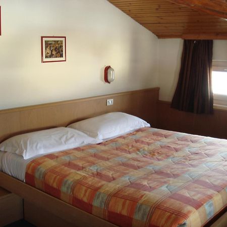 Hotel Capitani Бормио Экстерьер фото