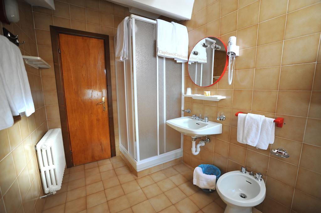 Hotel Capitani Бормио Экстерьер фото