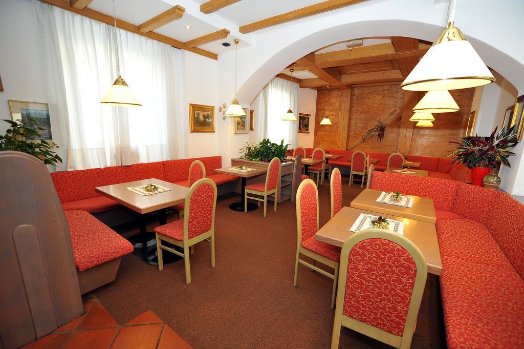 Hotel Capitani Бормио Экстерьер фото
